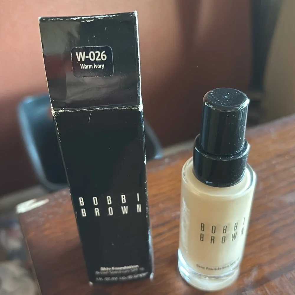 Bobbi Brown Skin Long-Wear SPF 15 Foundation W-026 Warm Ivory 1.0-oz Long-Wear